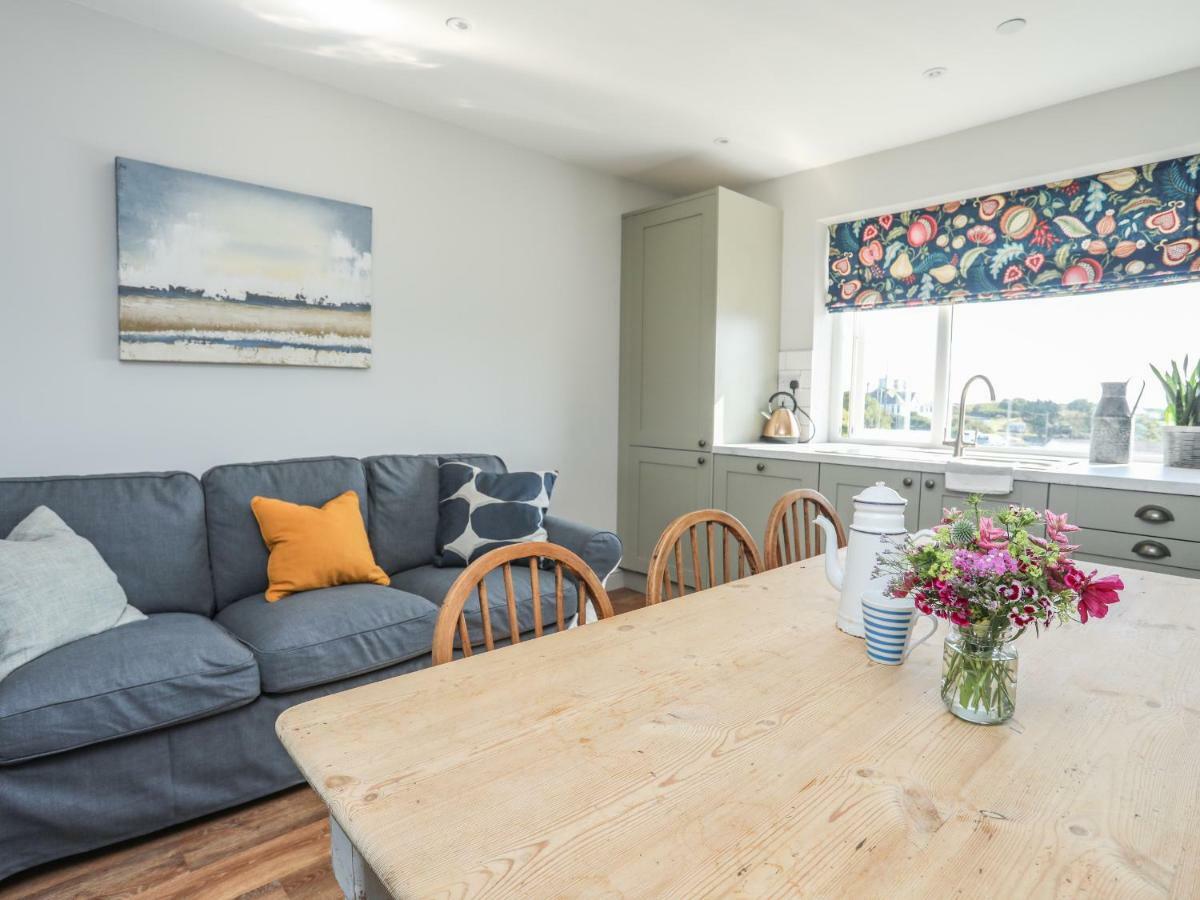Southcott Apartment Трирддур Экстерьер фото