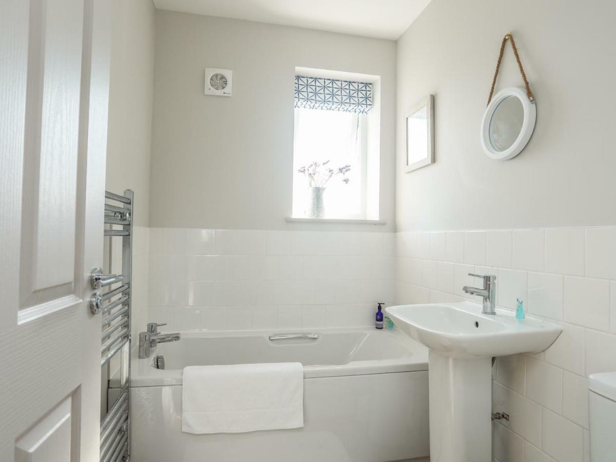 Southcott Apartment Трирддур Экстерьер фото