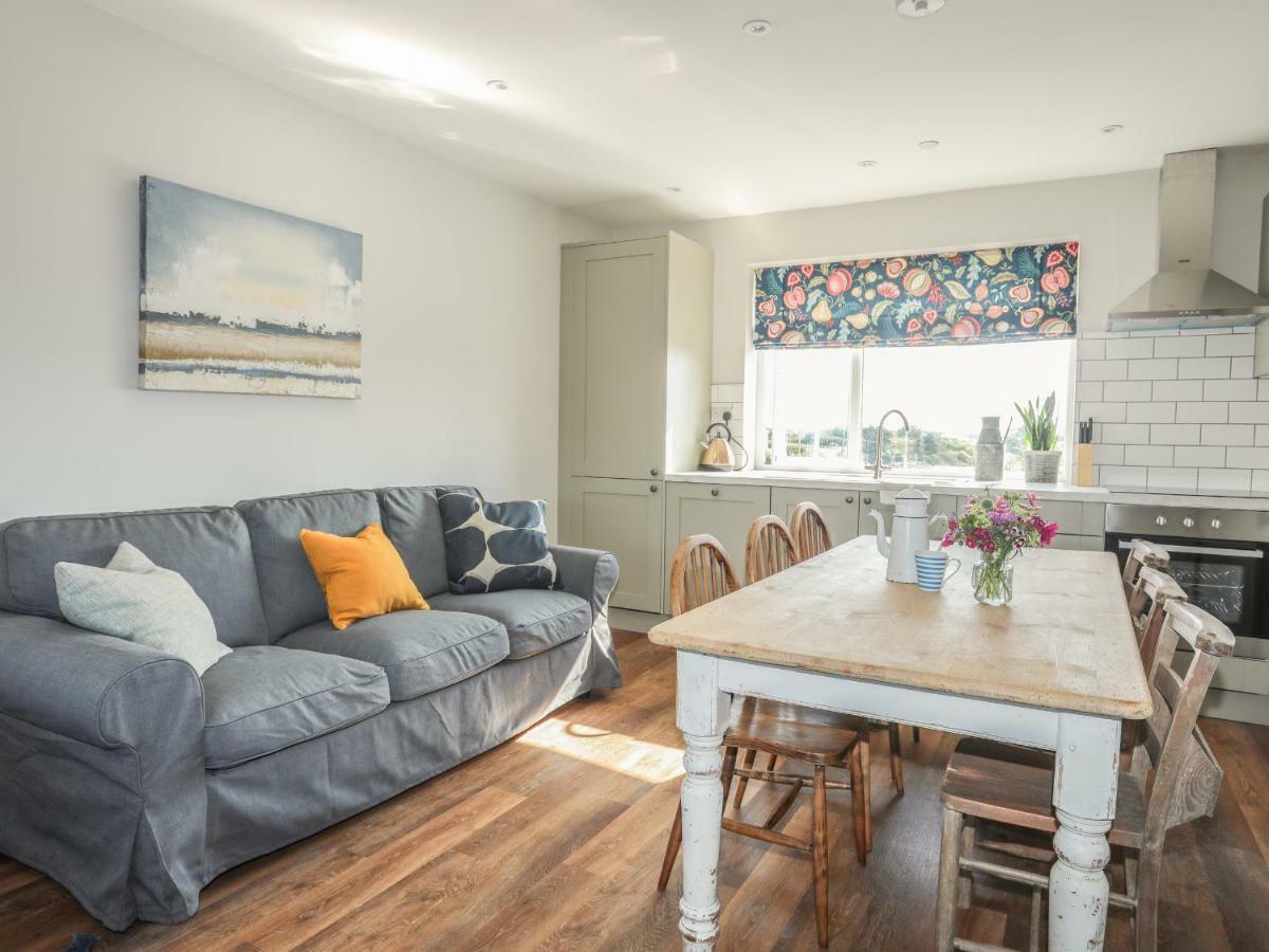 Southcott Apartment Трирддур Экстерьер фото